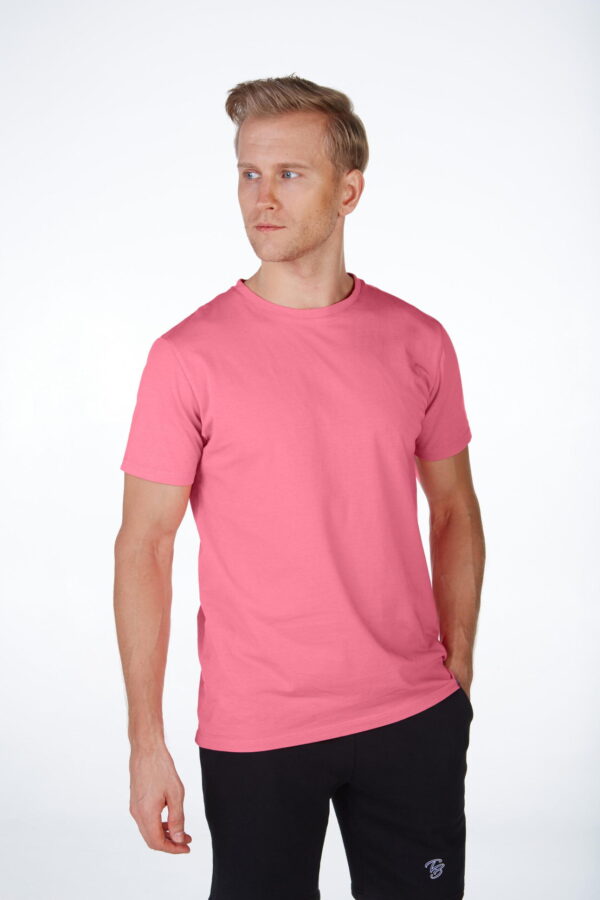 T-shirt-Jersey-Man-Pink-Model-02-scaled-600x900